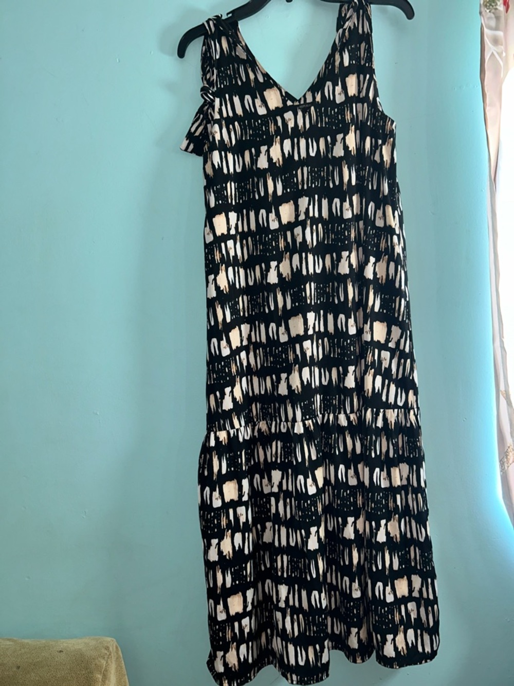 Banana Republic Black and Cream Patterned Maxi Dress